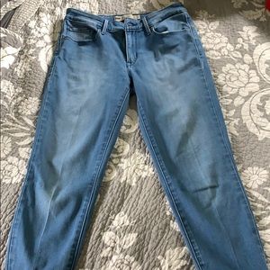 Levi cropped jeans
